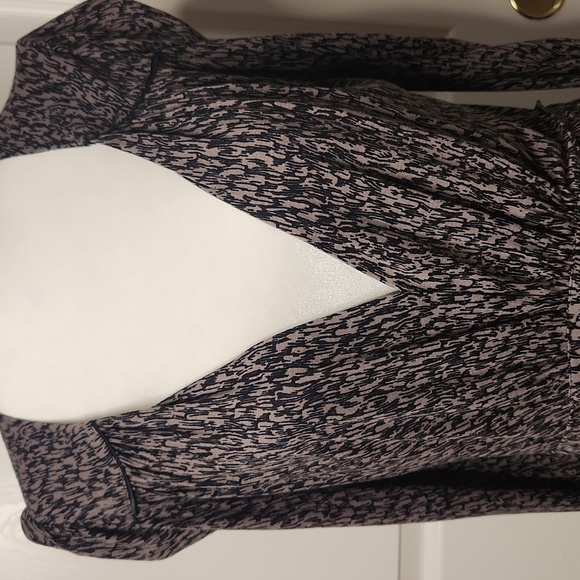 NWOT French Connection Women Brown/Black Ikat Pattern V-Neck Jersey Dress Size 4 - Picture 2 of 13